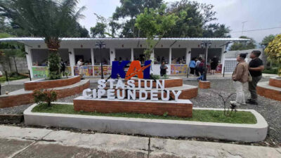 Kios UMKM Ramaikan Stasiun Cipeundeuy