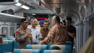 KAI Daop 4 dan Kapolri Pastikan Kesiapan Pengamanan Nataru di Stasiun Semarang Tawang, Wujudkan Perjalanan KA Aman dan Menyenangkan