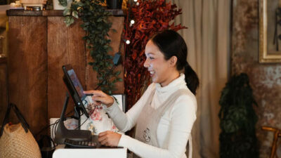 Mengikuti Tren atau Tetap Konsisten Dilema Pemilik Usaha di Era Serba Cepat