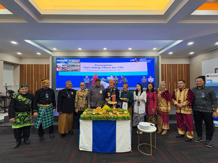BRI Region 6 Jakarta 1 Rayakan HUT ke 130 BRI dengan Tumpengan dan Penghargaan Masa Bakti Pekerja