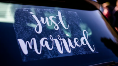 Baru Menikah Begini Cara Menyatukan Gaya Keuangan Berdua