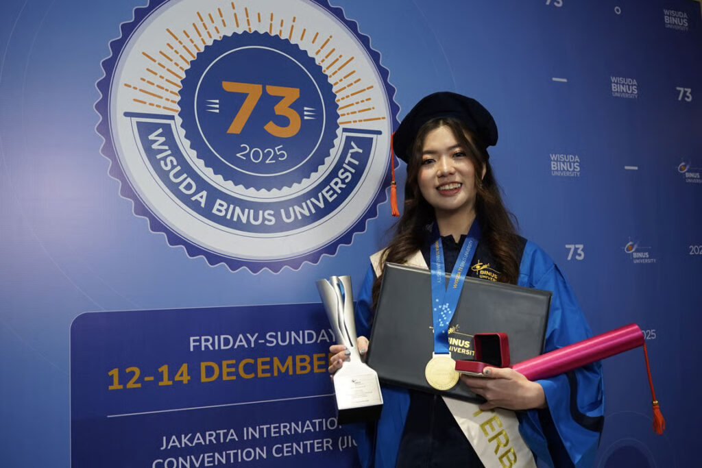 Ketika Kreativitas dan Ketekunan Bertemu Kisah Christina Menyelesaikan Studi di BINUS @Bandung