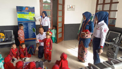 Tanamkan Budaya Keselamatan Sejak Dini, KAI Daop 4 Semarang Gelar Edukasi Perkeretaapian di Stasiun Cepu (1)