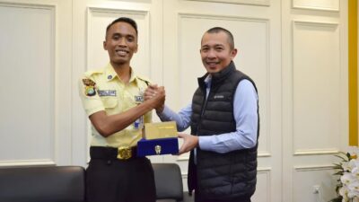 BRI Region 6Jakarta 1 Berikan Apresiasi kepada Satpam BO Tanjung Priok Peraih Rekor MURI