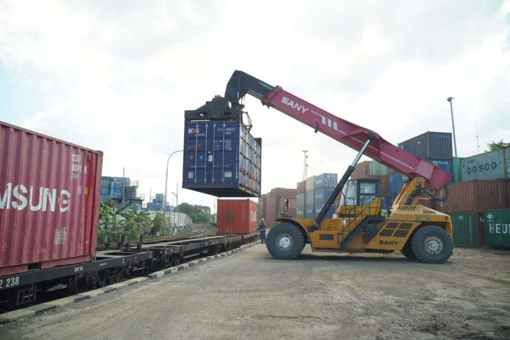 Jelang Momen Strategis Keagamaan, Layanan KA Kontainer Menguat di Awal Tahun