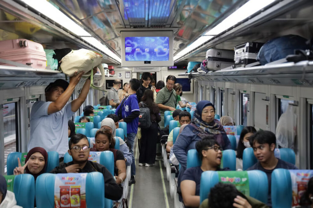 KAI Daop 2 Bandung Siapkan 24 Perjalanan KA Jarak Jauh Reguler untuk Angkutan Lebaran