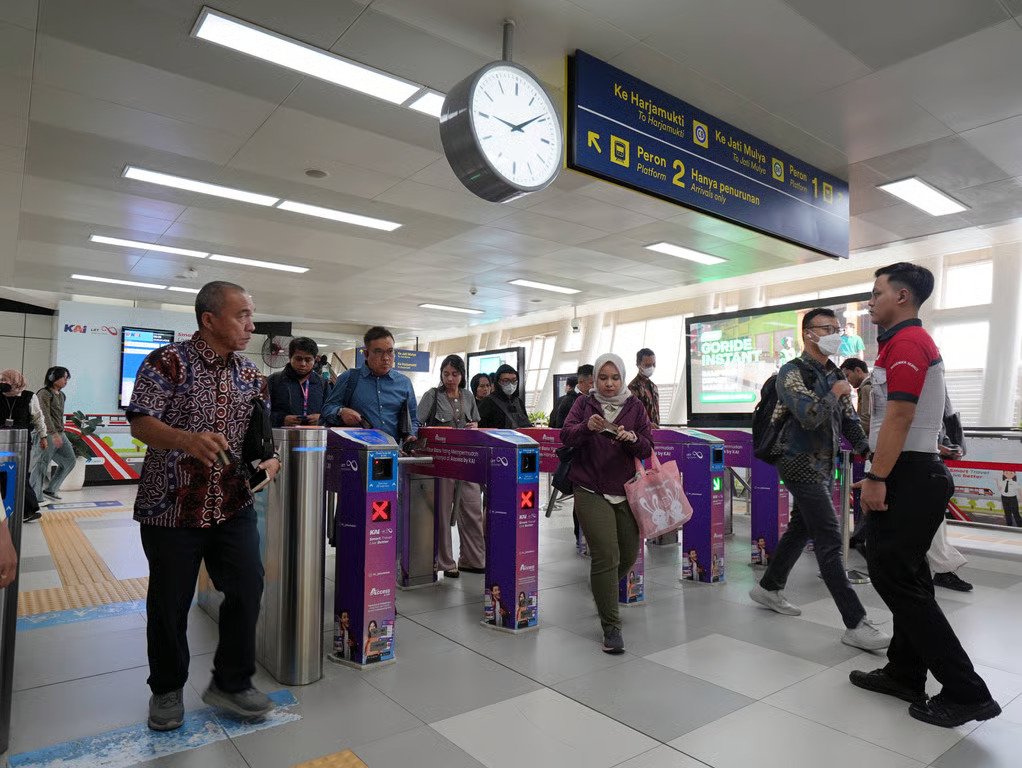 LRT Jabodebek Mengantar Ritme Baru Mobilitas Perkotaan