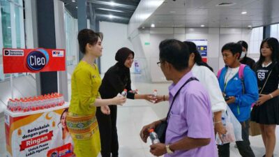 KAI Bandara Fasilitasi Penumpang Berbuka Puasa di Stasiun dan Dalam Kereta